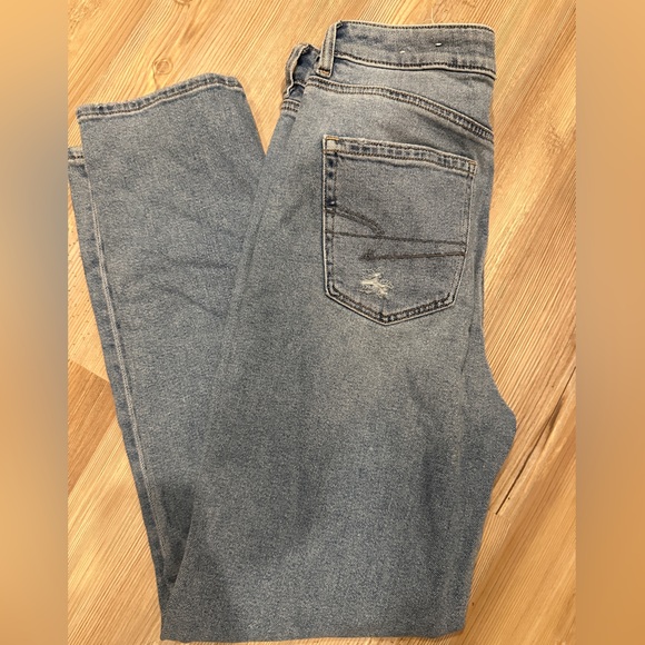 American Eagle Mom Jeans - Picture 5 of 10
